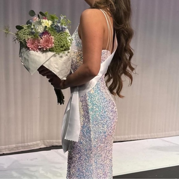 Homecoming/ Prom / Pageant Dress - Picture 2 of 3